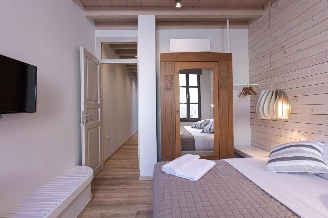 V77 Seafront Suites Rethymno Exterior foto